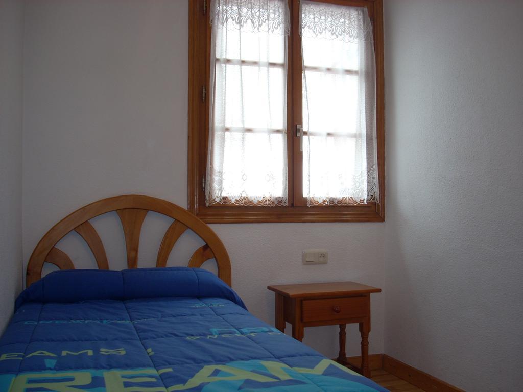 Apartamentos Los Tilos Benasque Rum bild